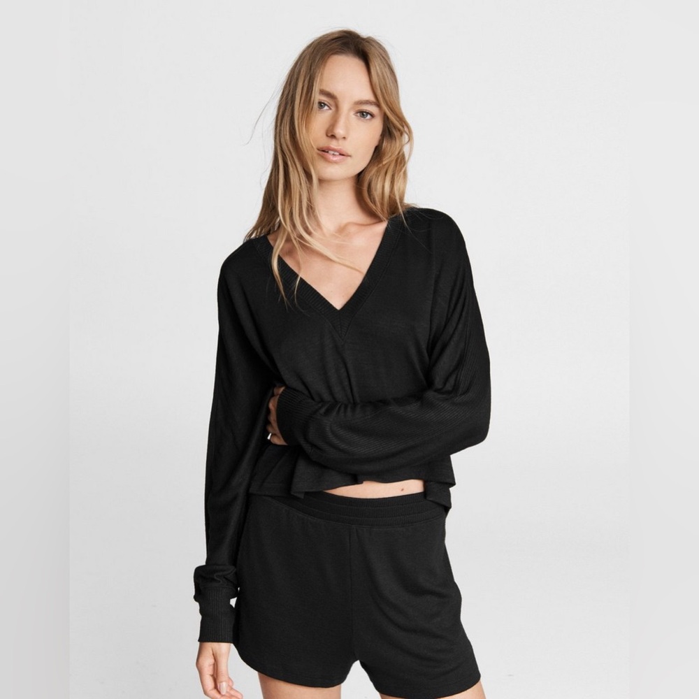 Rag and bone 

The Knit Lounge Set
Relaxed fit